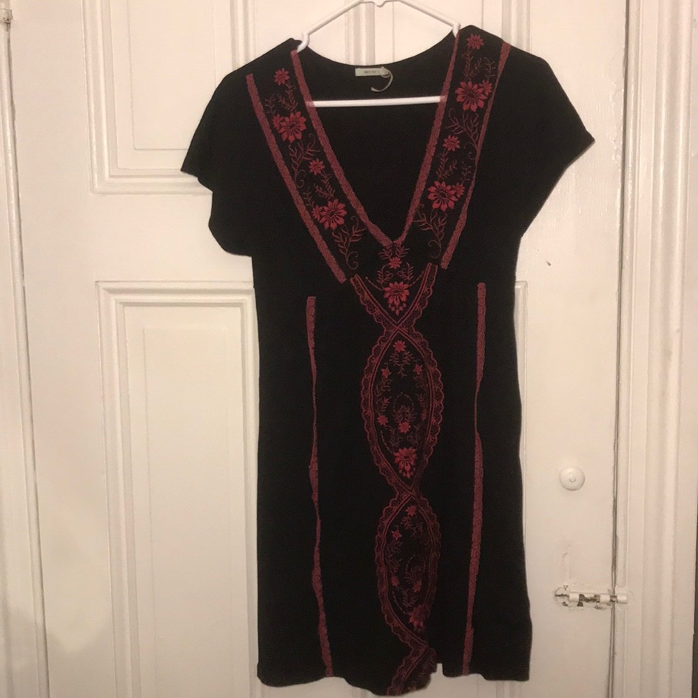 Little black dress with pink embroidery